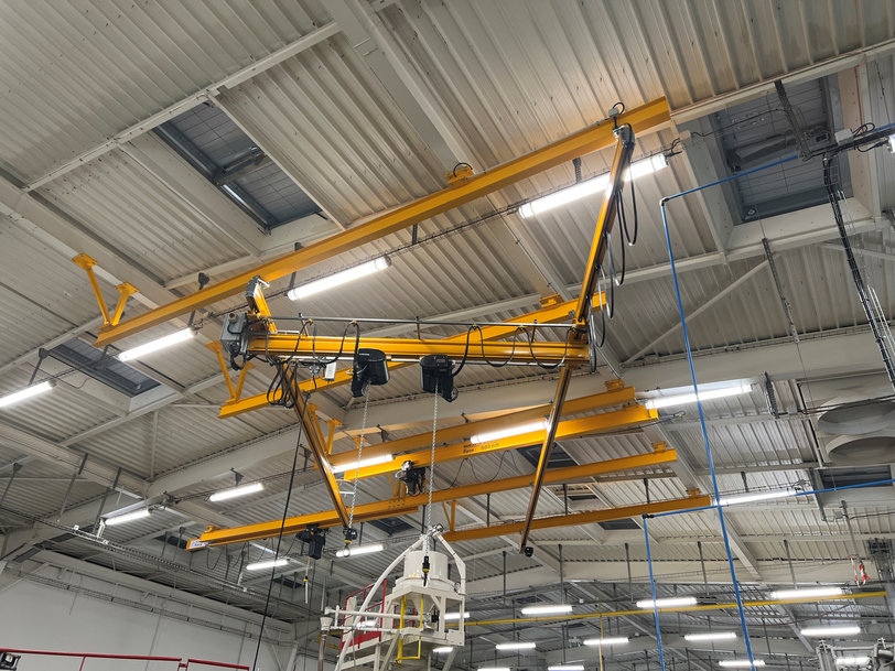 Manelec fully equips several buildings for an agricultural equipment manufacturer with a complete set of lifting and handling elements